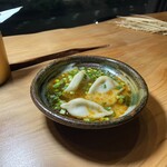 西麻布 まるおーろ - 水餃子〜薬膳島辣油＋ニラ〜　980円