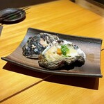 いざかや しん - 夏の岩牡蠣は最高です！！(o^^o)