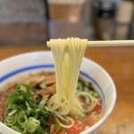 ロ麺ズ - ツルパツ細ストレート麺はしなやかながらコシしっかり