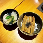 いざかや しん - 地穴子の『穴子飯』に合わせて旬のはまぐりを使ったお吸い物をリクエストさせて頂きました(o^^o)
