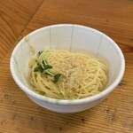 ロ麺ズ - ネギ生姜ダレ和え玉（半玉）¥150