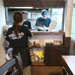 NIBOSHI MANIA - 店内厨房方向