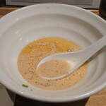 NIBOSHI MANIA - 冷やし金目鯛蕎麦のスープ