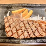 ステーキガスト - 料理写真: