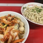 ラーメン二郎 - ラーメン（950円）＋つけ変更（100円）＋にんにく水大葉出汁（100円）＋味うずら（100円）＋SUPERキムチ（130円）、ニンニクコール