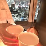 ザ タヴァン グリル＆ラウンジ - 