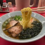 南海飯店 - ラーメン（醤油味）の麺