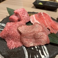 近江うし 焼肉 にくTATSU 青山本店 - 