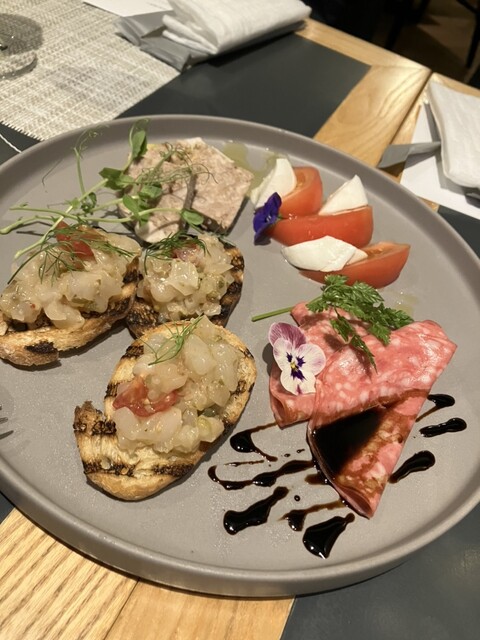 CROSSFIELD with TERRACE LOUNGE photo 3