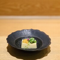 日本料理 e. - ①【先付】
                    玉子豆腐、紫雲丹、叩きオクラ