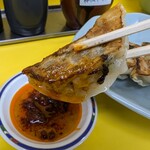 味心 - ラー油のかわりに 秘伝辛味ダレをタップリと