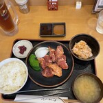 焼肉処 まるます家 - 「豚サガリ・ホルモン定食」¥1.150