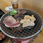 焼肉処 まるます家 - 炭火で食べる焼肉はやっぱり良い！