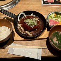 Let it Beef - サラダにスープご飯、コーヒーも