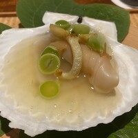 東山 吉寿 - 帆立など貝の煮物です。銀杏とピーナッツもやしと一緒に。