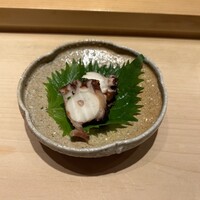 鮨 よし田 - 玄界灘のたこを出汁で炊いた一品