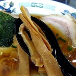 中華麺房 東龍 - メンマ蓮華リフト⤴️