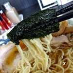 中華麺房 東龍 - 海苔はマキマキ♬