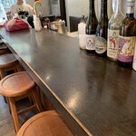 コムギラボ ピッツァ&手打ちパスタ - 店内カウンター席