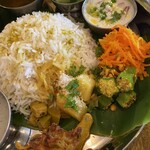 南インド料理 マリアラム - ご飯めっちゃたっぷりなんですが、すべてたべちゃいます！