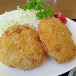 はなぶさ本店 - コロッケ近影