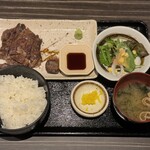 炭・牛・肴 テツ虎 - 