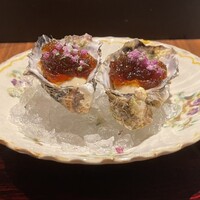 和食しんくろ - 函館産の生牡蠣に自家製ポン酢ジュレに花穂