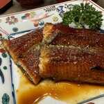 うなぎ料理 う玄武 - 蒲焼き　少し甘目のタレが美味い