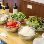 Pizzeria NICOLA - 11：00～15：00はフレッシュサラダ食べ放題のサラダバーもございます。