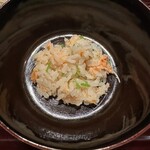 多仁本 - トキシラズを桜のチップでスモークして炊き込みご飯に。