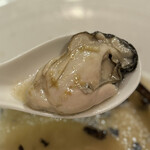 酒肴場 屯 - 夏が旬の真牡蠣、仙鳳趾産の牡蠣