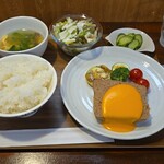 キッチン ブルー グローブ - 豚挽き肉とドライいちじくのテリーヌ　チェダーチーズソース