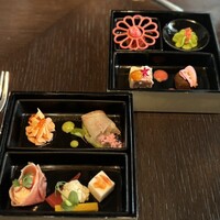 DINING & BAR TABLE 9 TOKYO - 