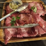 肉とチーズバルGRILL屋 - 