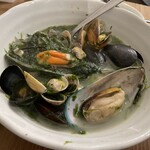 いがぐり食堂 - 貝のワイン蒸し