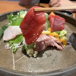 海鮮炉ばた 囲炉裏や 魚八 - 