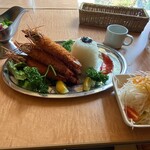 カフェ＆洋食屋ホーム〜Felice〜 - 左のタルタルソースは絶妙です。