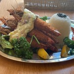 カフェ＆洋食屋ホーム〜Felice〜 - ２匹→２匹→１匹で積み上がってます！