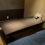 うなぎ千草 - 半個室になっており、ムーディーな雰囲気です