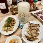 餃子食堂 マルケン - 餃子が届く