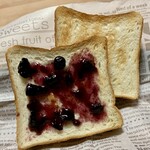無印良品 - 料理写真:素材を生かしたジャム ブルーベリー&ピーチ on toast