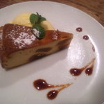 ピッツェリア ダ・アオキ タッポスト - りんごタルト　ジェラード添え