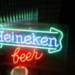 ピッツェリア ダ・アオキ タッポスト - ハイネケンのネオン