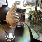あんどう醤油醸造場 - 醤油ソフトクリーム（あんどう醤油醸造場）