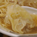 NIBOSHI MANIA - シャカリキ煮干ワンタン麺のワンタン