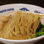 NIBOSHI MANIA - 自家製甘海老煮干ソバの麺リフト