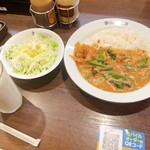 カレーハウスCoCo壱番屋 - 料理写真:チキンと夏野菜　サラダセット(ラッシー)
