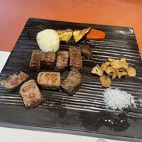 宮崎尾崎牛 鉄板焼き 吟 梅田ヒルトンプラザウエスト - 