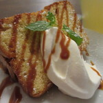 小さな街の食堂 cafe MISTY - セットのデザートは、キャラメルパウンドケーキ