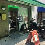ナーガ・ラジャ - 店舗前にバイクを置かせてくれた